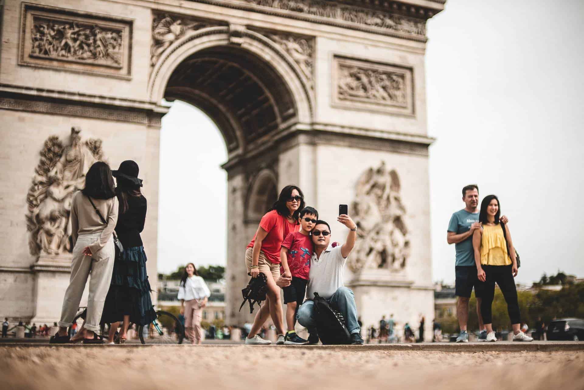 Exploring Paris by Foot: Walking Guide to Paris - Travel Dudes